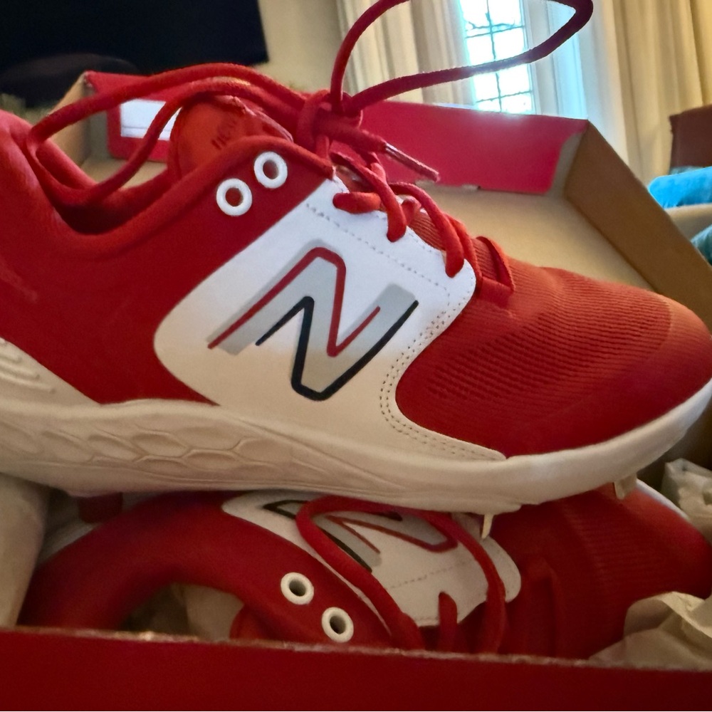 New Balance Fresh Foam X 3000 V6 Metal Baseball Cleats.  New size 8M